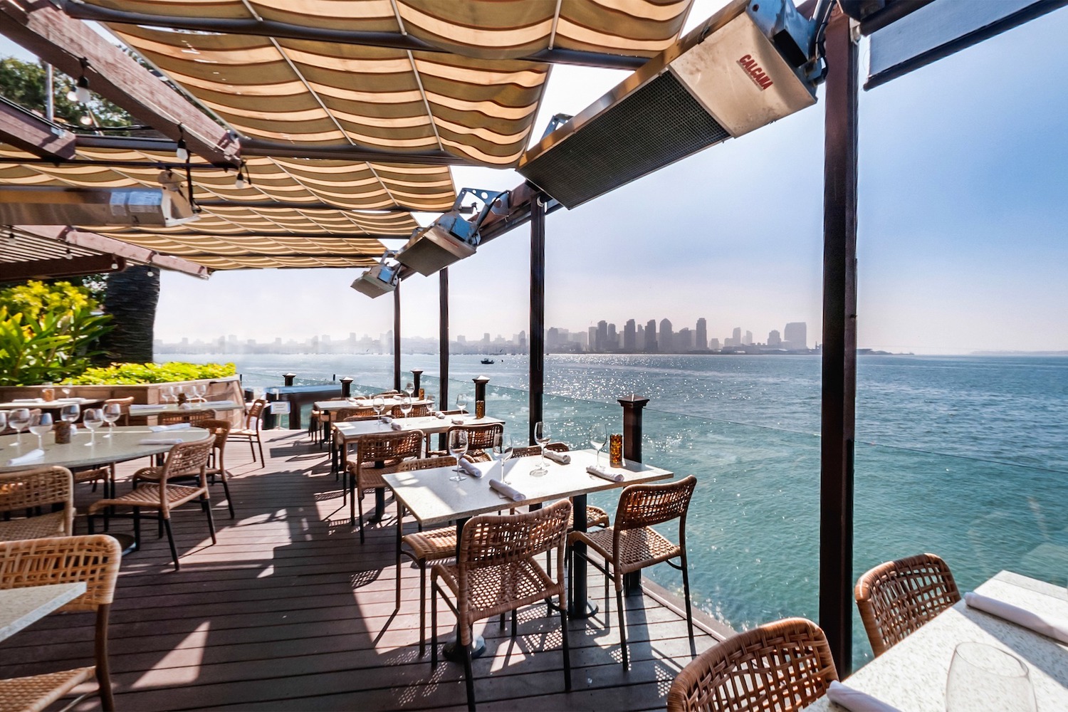 c-level-happy-hour-harbor-island-king-of-happy-hour